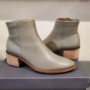 NWB Ecco Women's Shape 35 Sartorelle Bootie Size 38